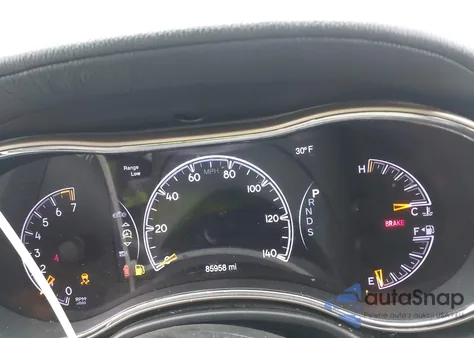 2015 Jeep Grand Cherokee Summit z USA, uszkodzony, nr VIN 1C4RJEJG3FC626002